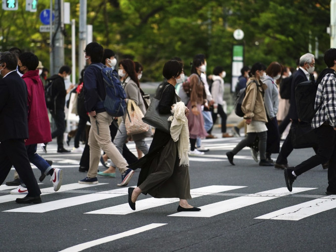 日本正面对人口老化、少子化等问题。AP图片