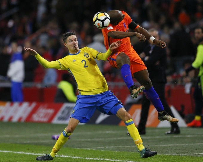 荷蘭以2:0瑞典，對戰勝出但仍然出局。AP