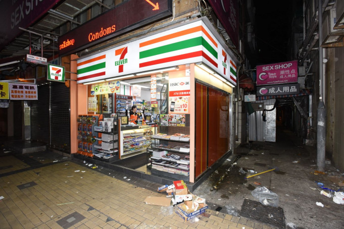 遇劫的便利店位於桂林街135號地下。
