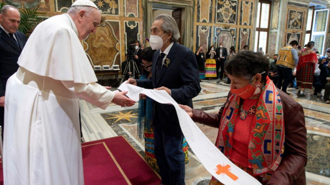 教宗接见加拿大多个原住民代表团。REUTERS