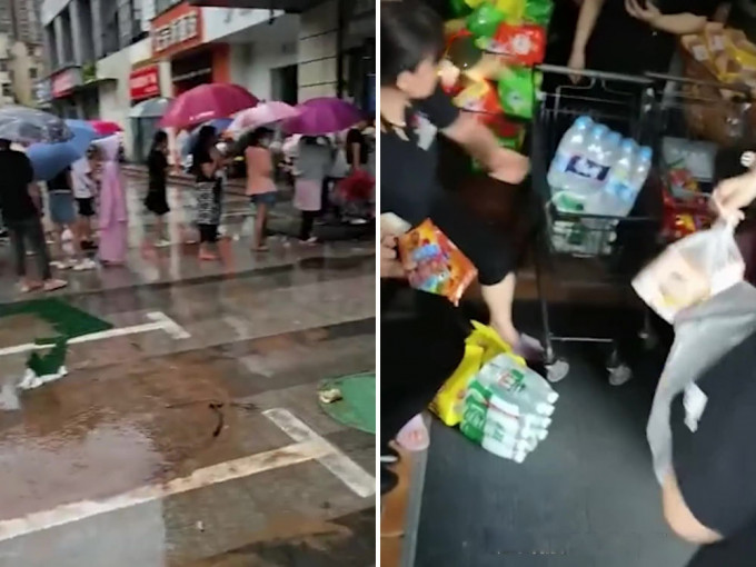 郑州市民6点冒雨超市外排队抢购物资。