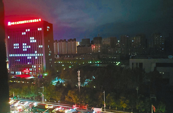 ■瀋陽市區近日也常停電，有大型企業自備發電機限量供電。