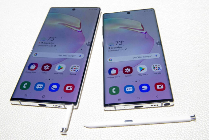 三星集团发布新一代「Galaxy Note 10」智能手机，引入超高速 5G 网络连结技术及大幅提升摄影机性能。 AP