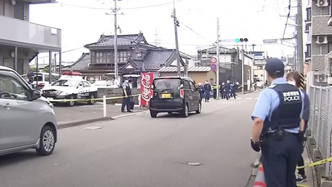 仙台市一名男子早上随机刺伤两名初中女生被捕。网上影片截图