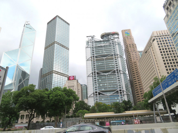 彭博報道香港的富商及高收入階層正籌備隨時撤離香港。資料圖片