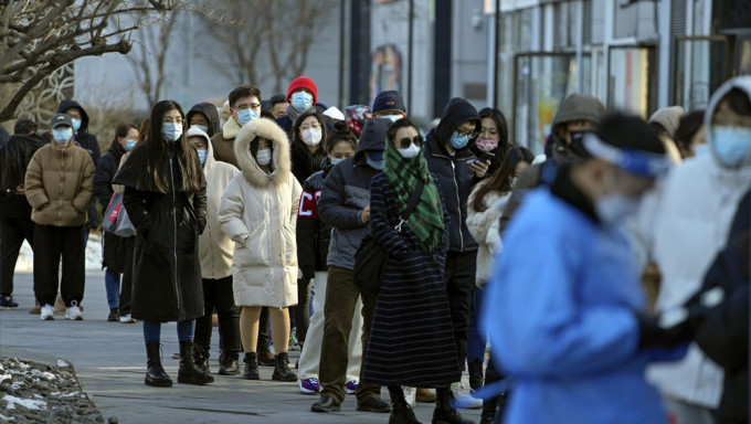内地增24宗本土确诊，北京占14宗。AP图片