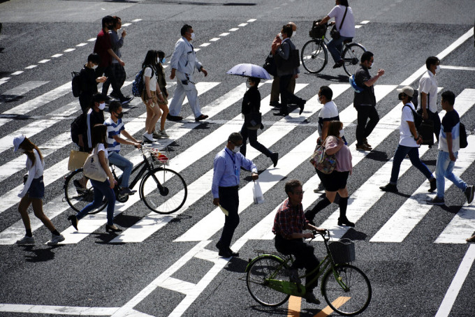 经常加班的日本打工仔人数大减，或是导致自杀率下降的因素。AP