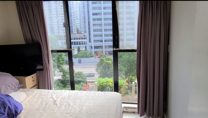 主人房寬敞闊落,設落地大窗,方便賞景。