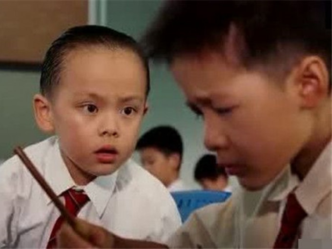 周星驰的电影《长江7号》也出现一名总是欺负同学的小霸王。网图