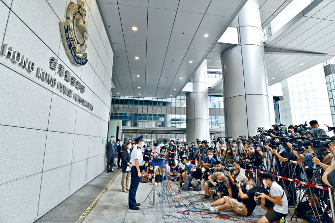 邓炳强表示，已指派「O记」进行调查，并直接向他汇报调查进展，他强调国安处工作不受影响。