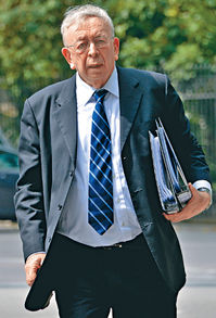 前大律师公会主席资深大律师郭兆铭Clive Grossman。资料图片