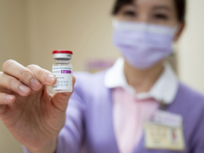 台湾昨开始阿斯利康疫苗接种计划。AP图片