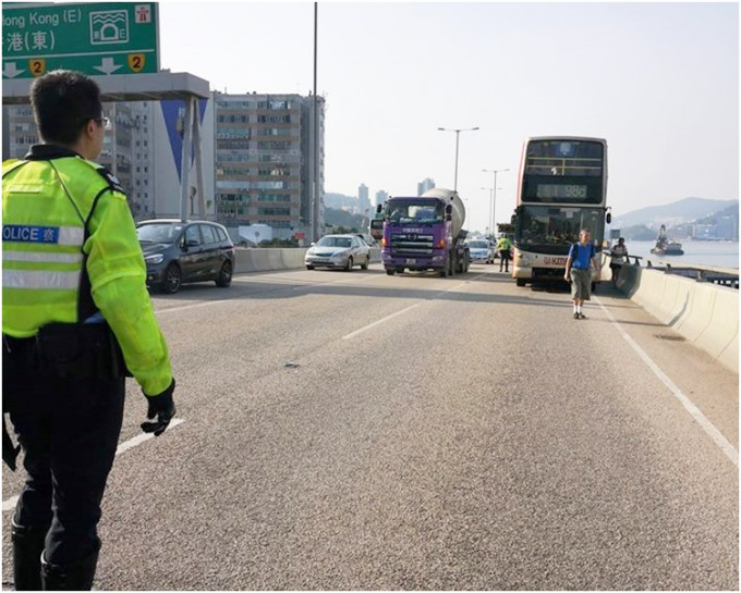香港交通突发报料区网民Lee Wing Leung摄。