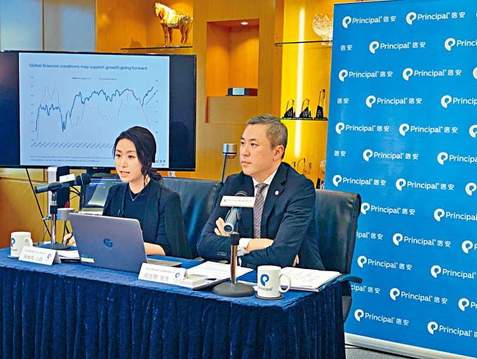 陈晓蓉（左）表示，今年第一季强积金部署看好股市。
