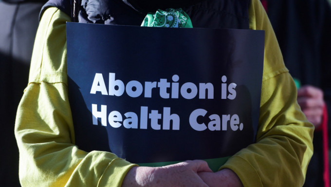 支持墮胎權的民眾認為這屬於醫療保健範圍。 路透社