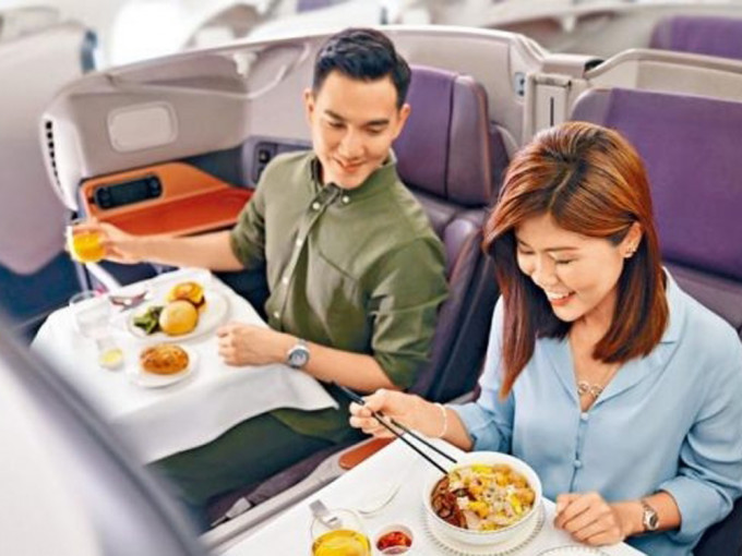新加坡航空推机上用餐体验。（网图）