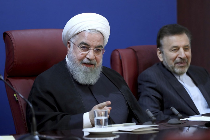 总统鲁哈尼表示，伊朗将出售石油，打破美国制裁。美联社