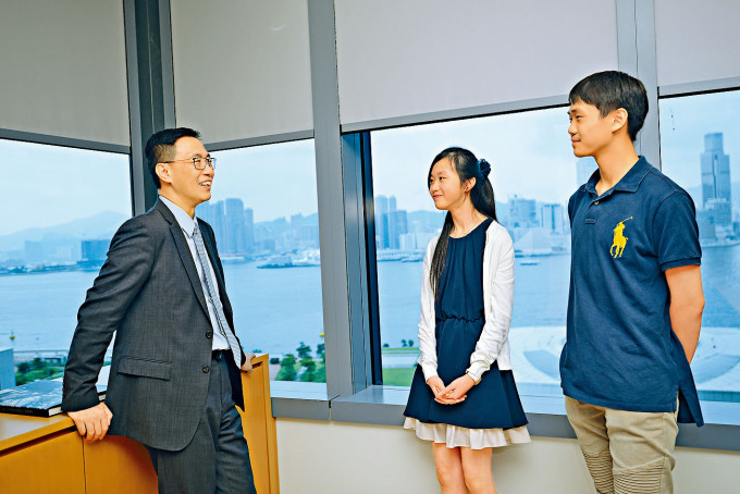 杨润雄称愿意就教育政策多听青年人意见，期望学生能积极发声，特别是公开谘询中的课程检讨。　