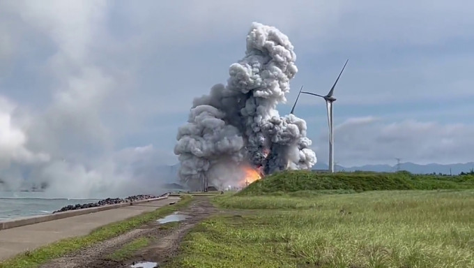 日本JAXA小型火箭引擎燃燒實驗發生異常爆炸。網片截圖