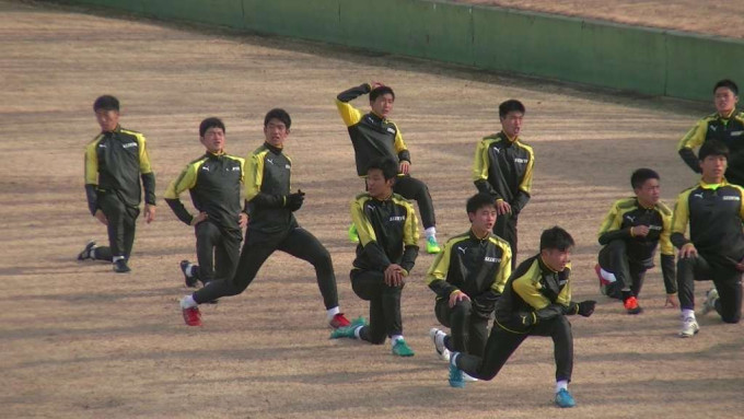 日本團隊運動員在做「巴西體操」時，會列隊進行，團結士氣。網上圖片