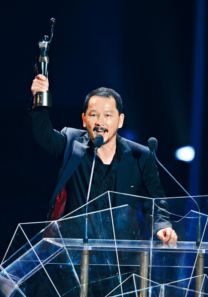 智叔在2009年凭《证人》再夺最佳男配角奖。
　　