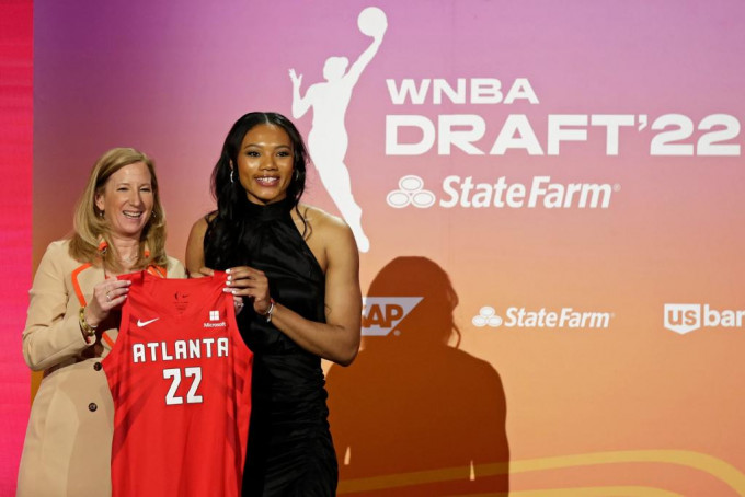 勒邦占士对WNBA选秀大会规定的疑问，惹来不少球迷揶揄。网上图片