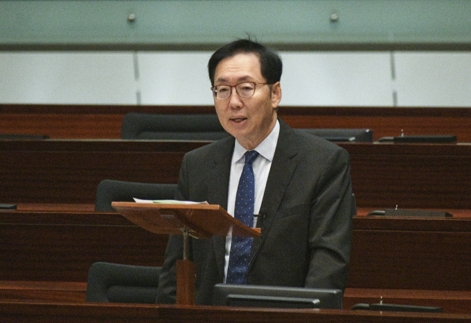 陈健波透露上周已经将商会建议转交政府考虑。 资料图片