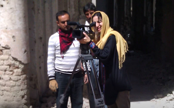 玛丽亚姆曾拍摄一系列阿富汗纪录片。古根汉美术馆Youtube截图