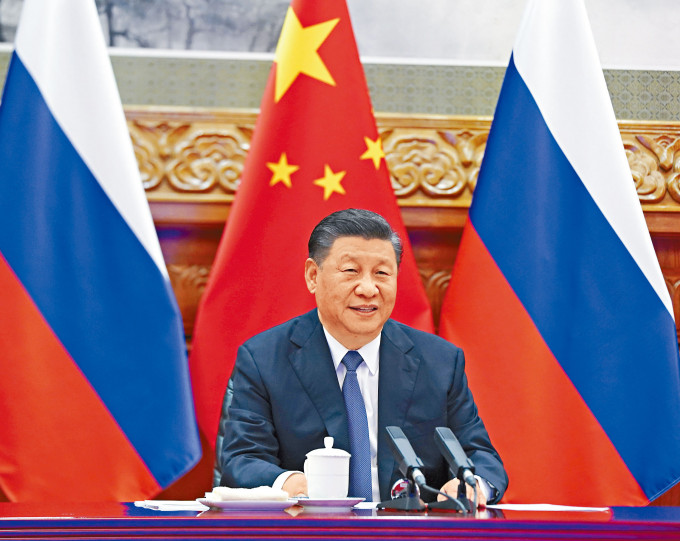 国家主席习近平(图)与俄罗斯总统普京，举行视频会晤，双方决定把《中俄睦邻友好合作条约》延期。