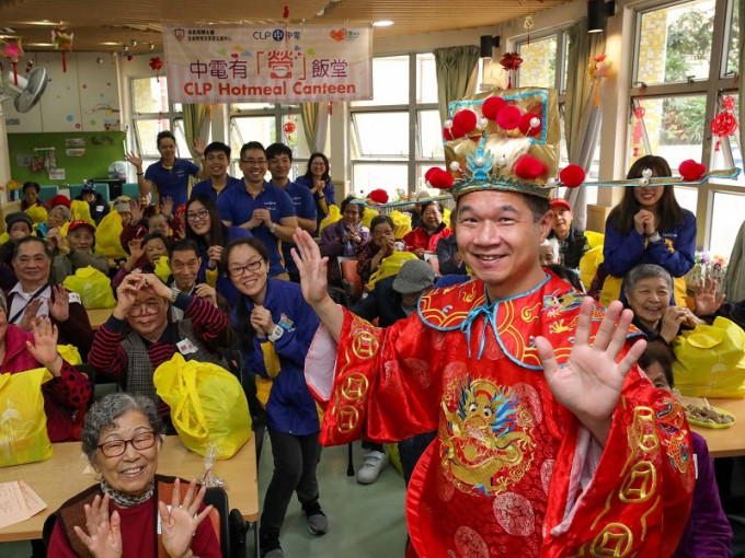 中电总裁蒋东强变身为财神。