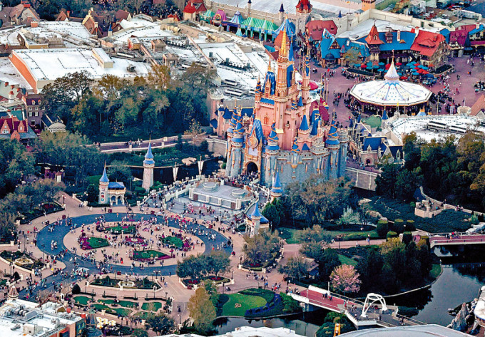 佛州迪士尼世界的地标建筑灰姑娘城堡。