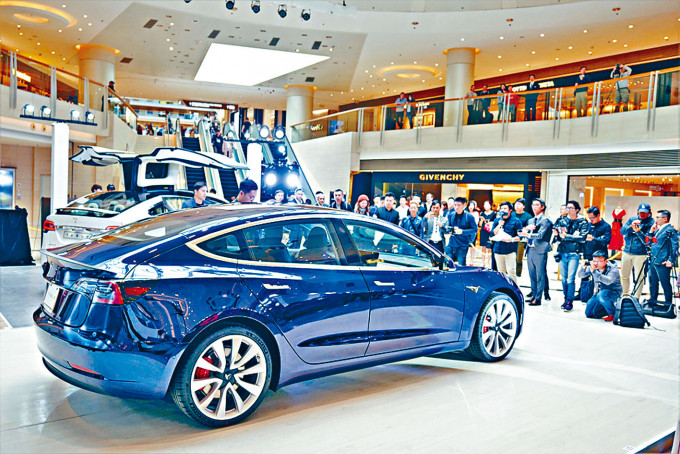 ■有大集團推出抽獎活動，包括Tesla電動車一輛，價值逾五十萬元。