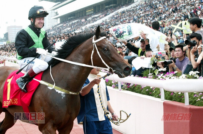 精英大師在05年4月3日以不敗之身平了九十年代美國馬王「雪茄」所創下的16連勝紀錄。資料圖片