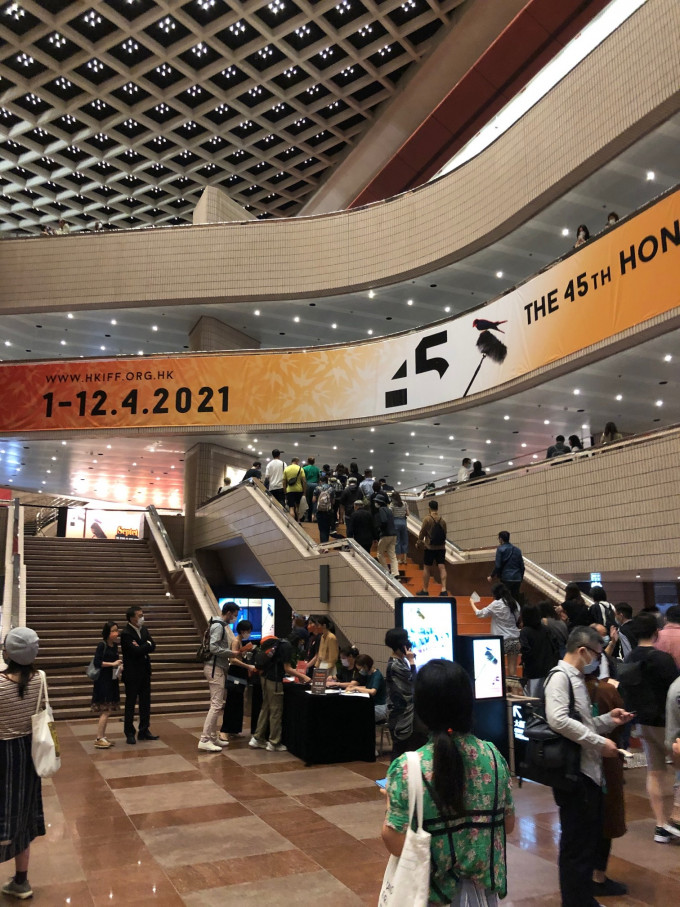 今年《香港国际电影节》总算别来无恙，顺利举行。