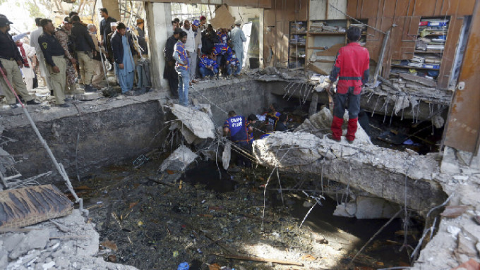 巴基斯坦最大城巿卡拉奇发生爆炸。（美联社）