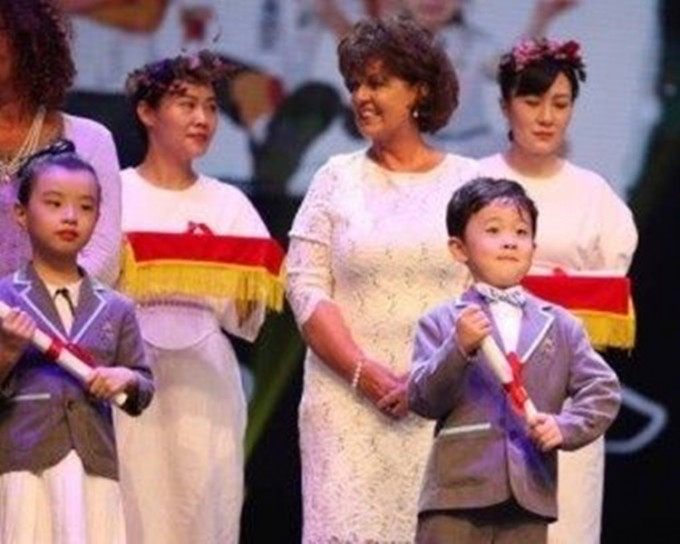 畢業禮在深圳大劇院舉行。