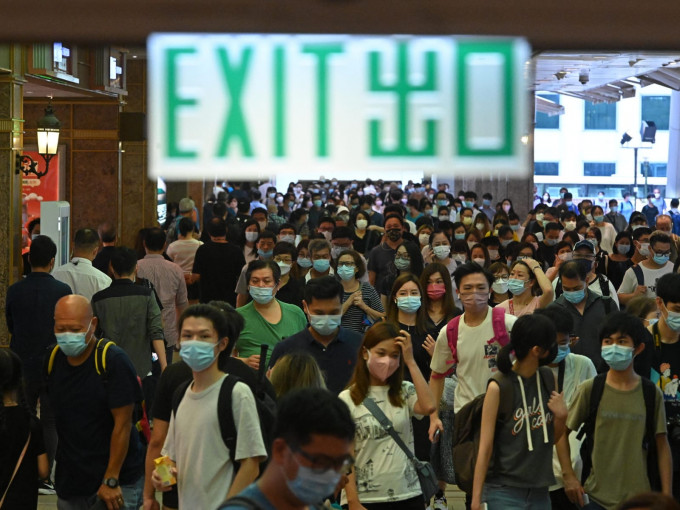 政府统计处今日公布本年年中的香港人口的临时数字。资料图片