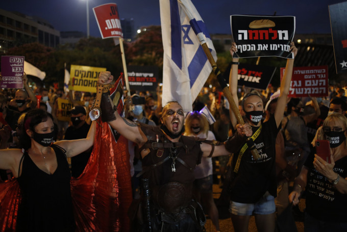 以色列数千人游行抗议政府无能。 AP
