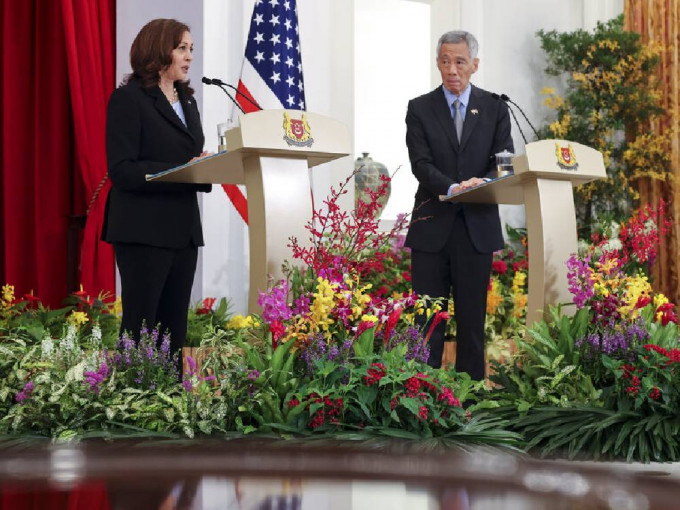 賀錦麗今早與新加坡總理李顯龍進行會談。AP圖片