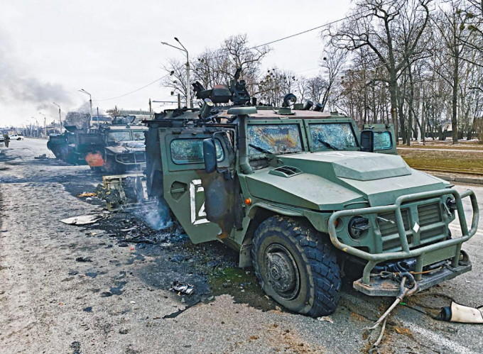 俄軍一輛「猛虎」全地形輕裝甲四輪車，在烏克蘭第二大城哈爾科夫被摧毀。　
