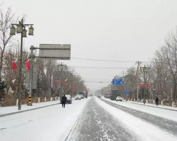 北京多處下雪。網圖