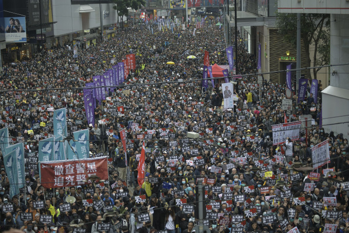 自从成功号召03年七．一大游行之后，民阵成为泛民主派发动大型游行的「大旗手」。资料图片