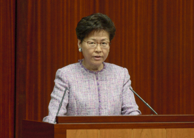 行政長官林鄭月娥到立法會出席答問大會。　