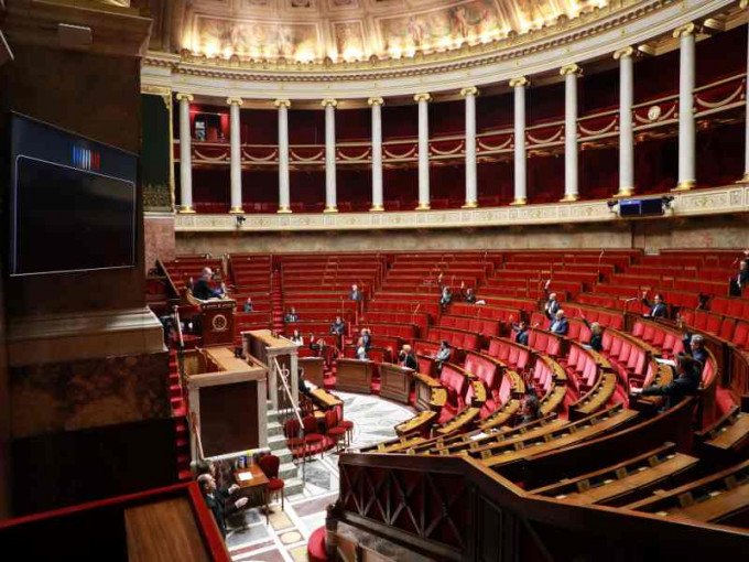 法國國會通過法案容許宣布進入公共衛生緊急狀態。