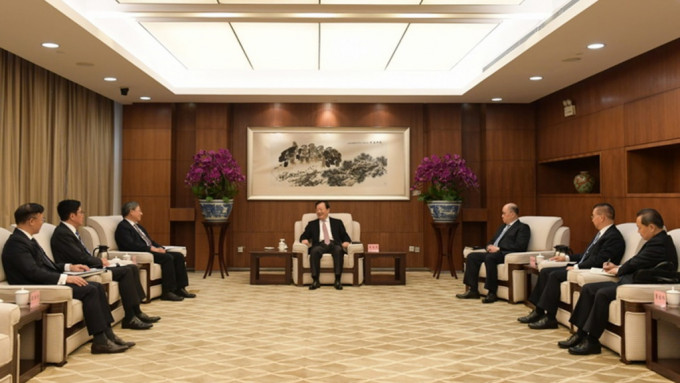 港澳办主任夏宝龙在深圳会见三名副司长。国务院港澳办网站图片