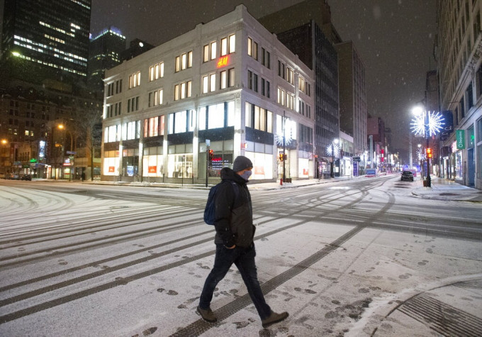 魁北克省的宵禁令於晚上8時起生效， 直至翌日凌晨5時。AP資料圖片