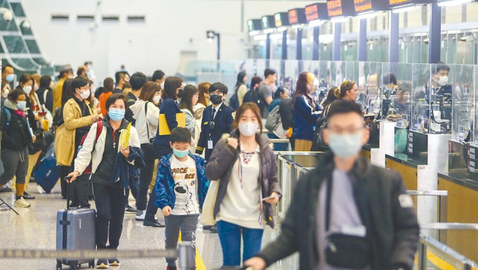 恢復港澳人士自由行首日，旅客為美食到台。資料圖片