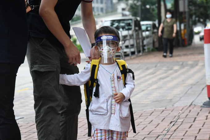 中小學幼稚園今日全面恢復面授課堂。