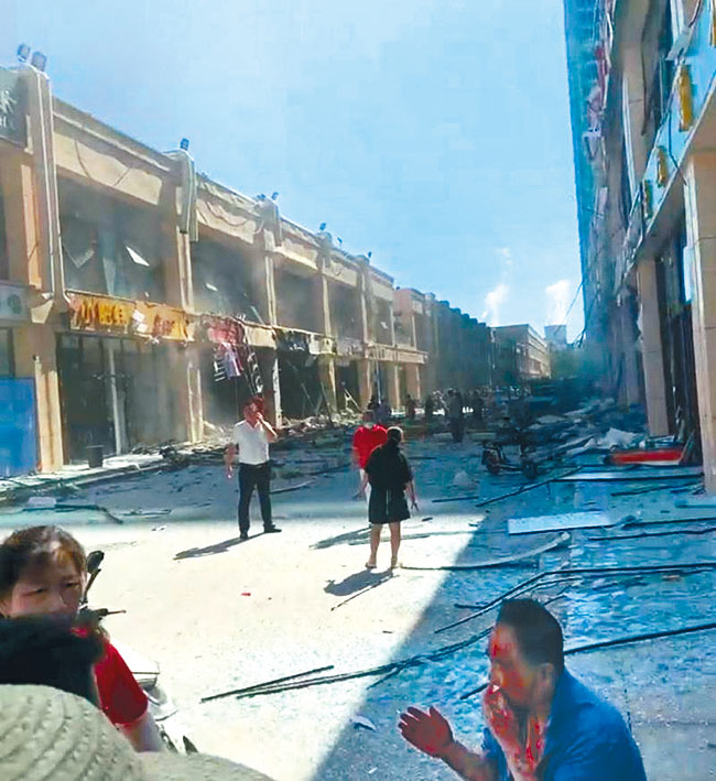 河北廊坊爆炸現場。