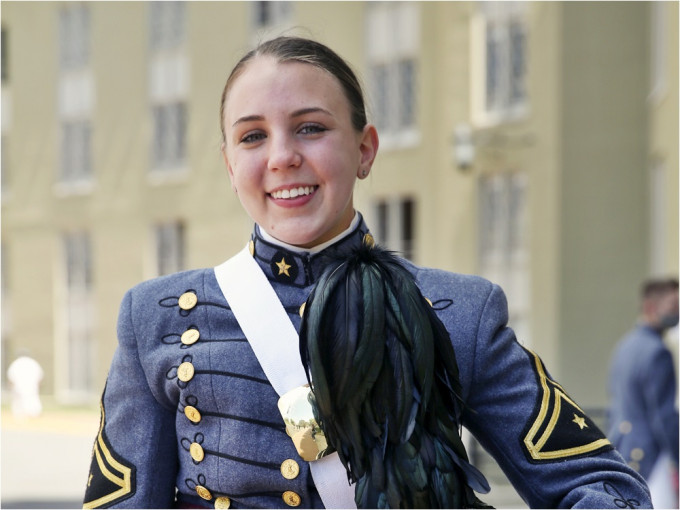 梅雷迪特为军校首位女性军团指挥官。AP